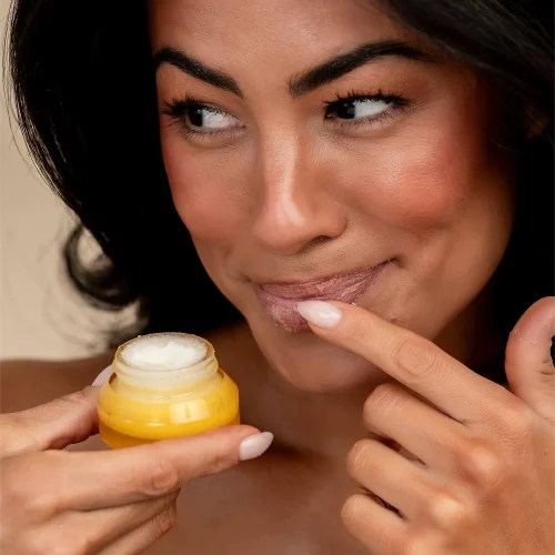 P&P WILD HONEY LIP SCRUB - Image 3