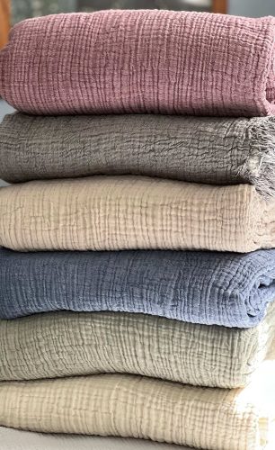 CRINKLED MUSLIN BLANKET TERRACOTTA - Image 2