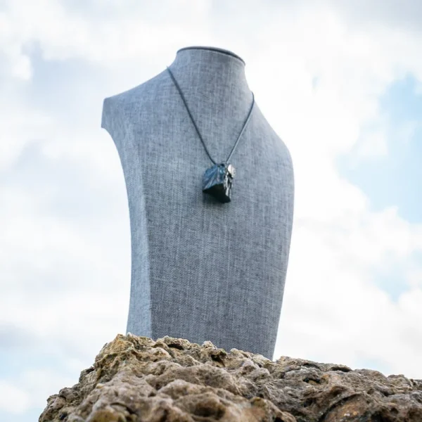 SHUNGITE ELITE STONE PENDANT