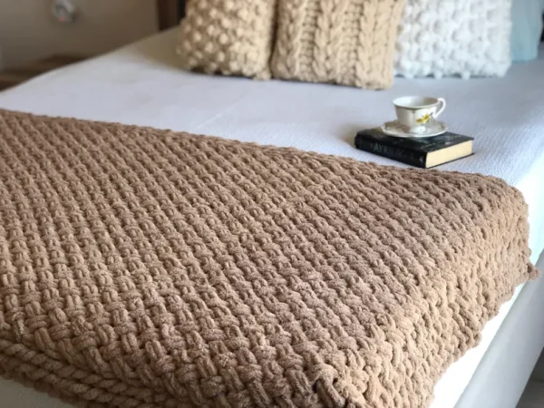 CHUNKY KNIT BLANKET DARK BEIGE - Image 4